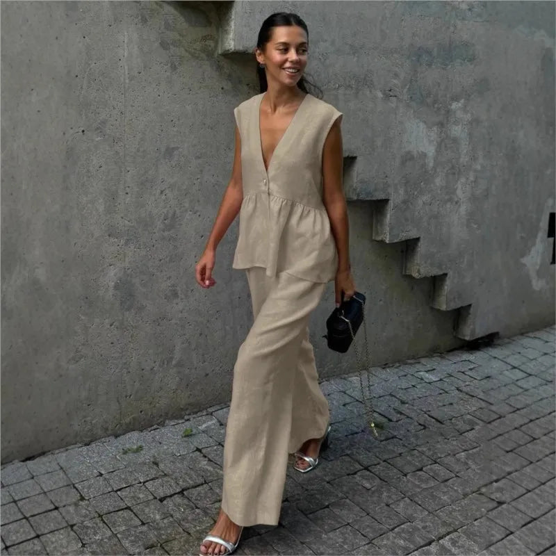 Chic V-Neck Cotton Jumpsuit – Sleeveless Wide-Leg Elegance.