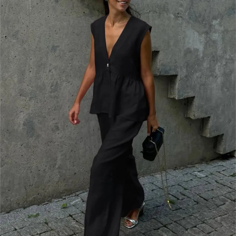 Chic V-Neck Cotton Jumpsuit – Sleeveless Wide-Leg Elegance.