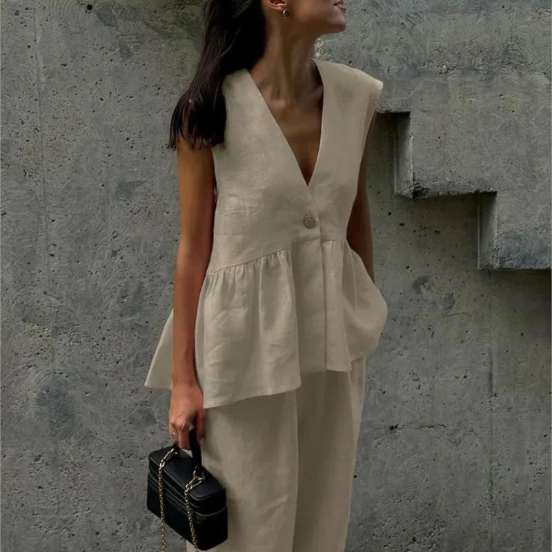 Chic V-Neck Cotton Jumpsuit – Sleeveless Wide-Leg Elegance.